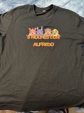 5 Noches Con Alfredo Black Graphic Tee